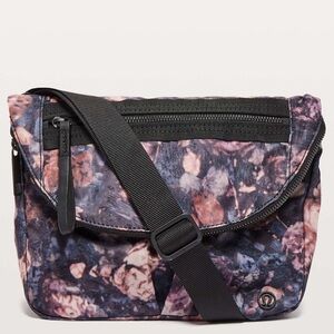 Lululemon All Night Festival Bag - 5l frosted rose